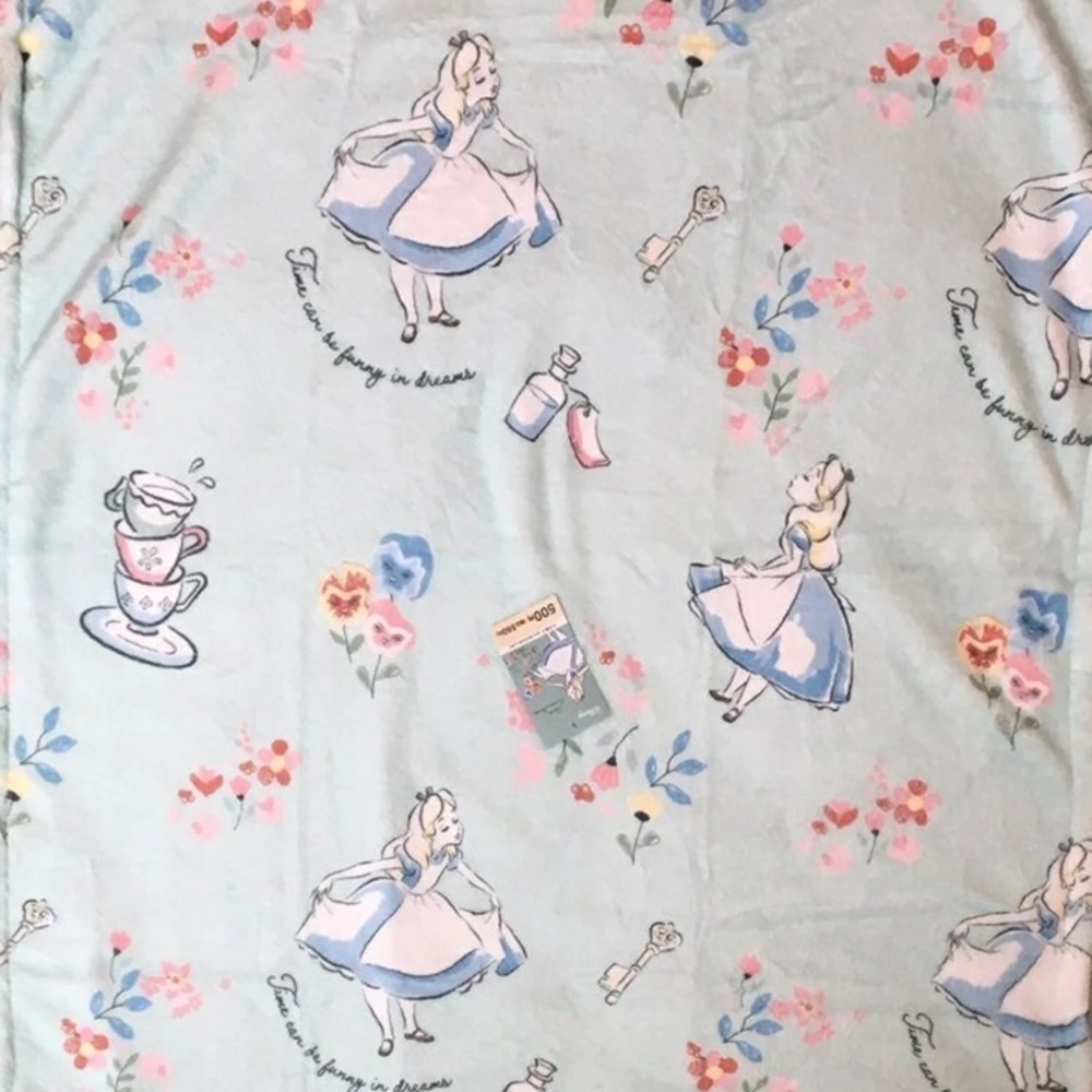 Disney Alice in Wonderland Lap Blanket/ Throw